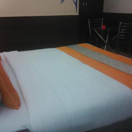 Lazeez Hotel New Delhi Luaran gambar