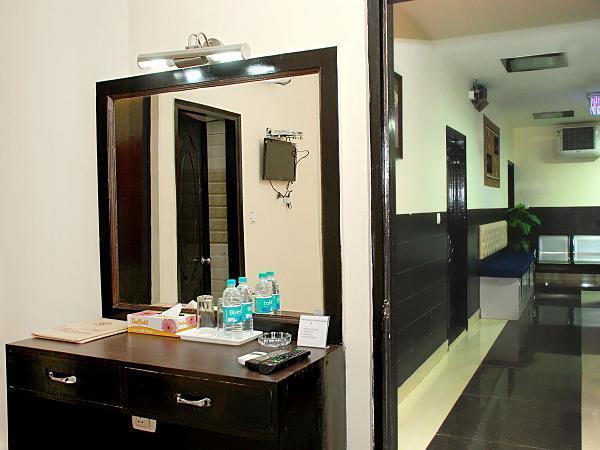 Lazeez Hotel New Delhi Luaran gambar