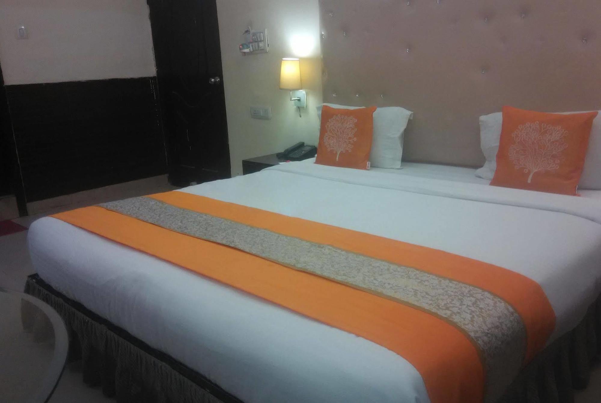 Lazeez Hotel New Delhi Luaran gambar