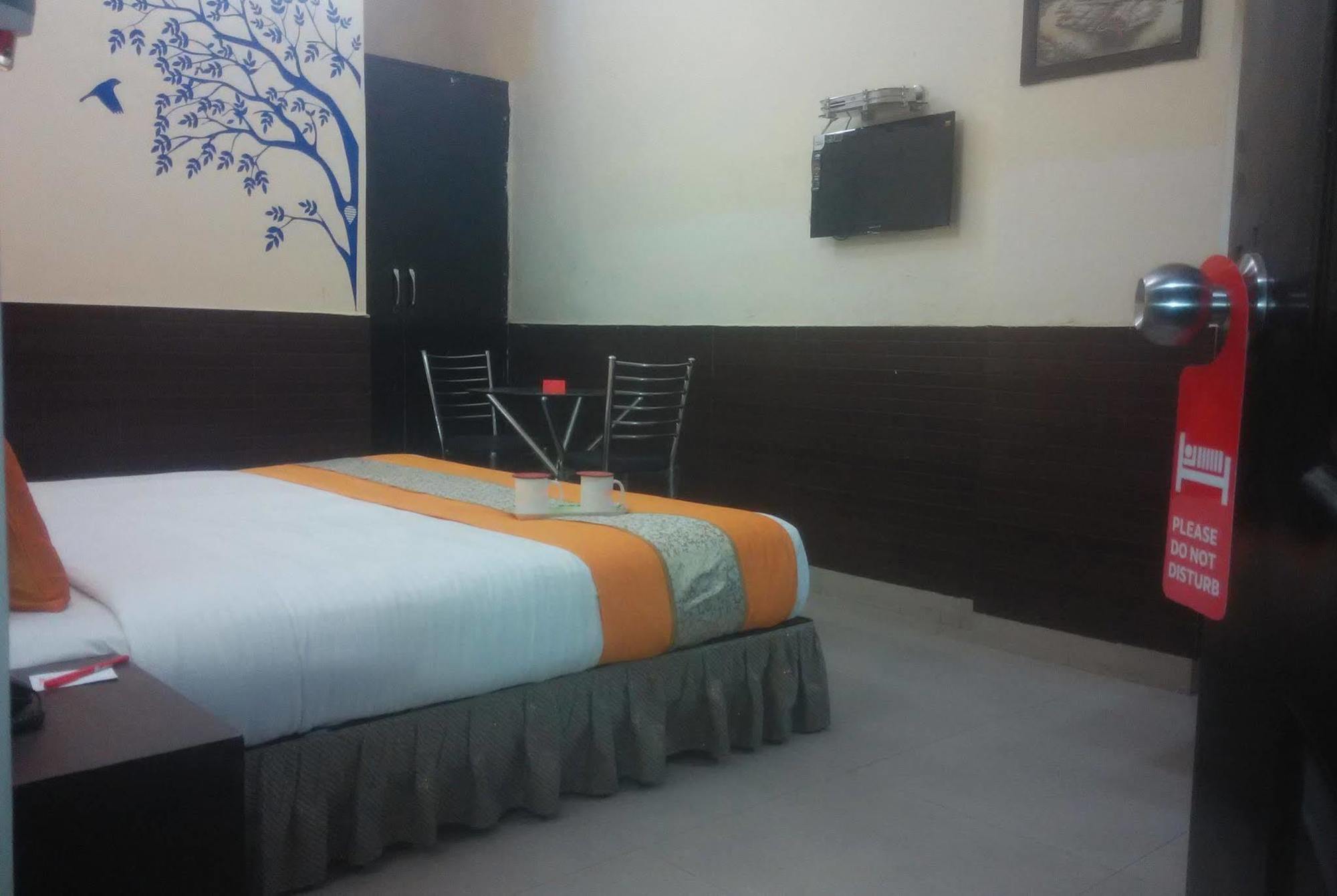 Lazeez Hotel New Delhi Luaran gambar